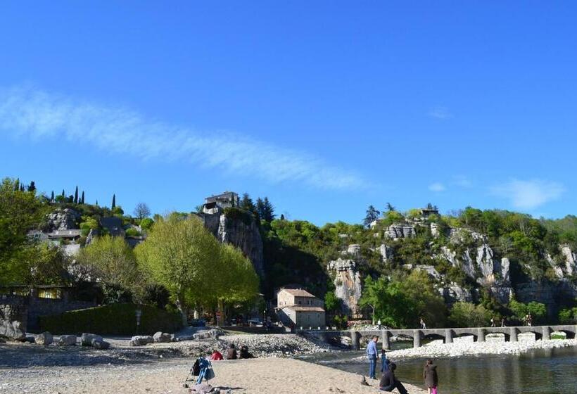 فندق Hôtel La Garenne