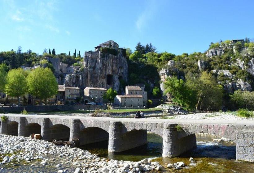 فندق Hôtel La Garenne