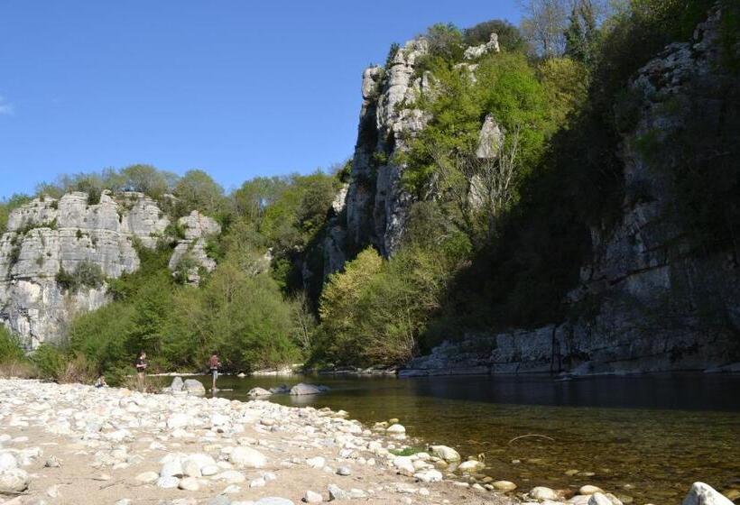 فندق Hôtel La Garenne