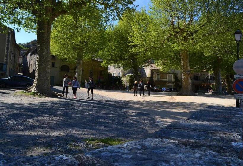 فندق Hôtel La Garenne