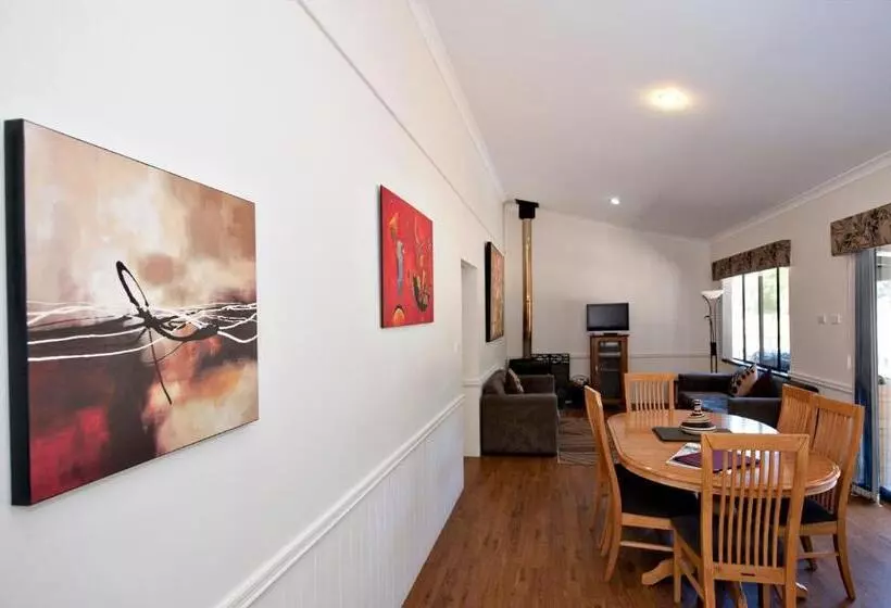 ホテル Margaret River Hideaway & Farmstay