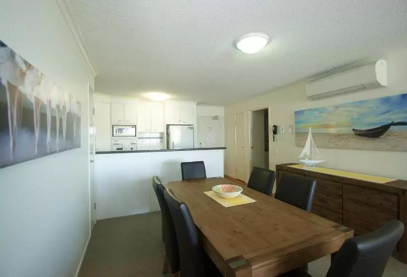 The Esplanade Riverview Holiday Apartments