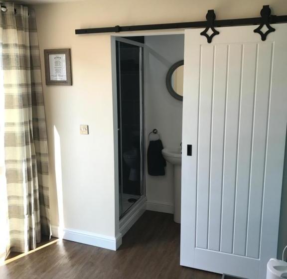 ユースホステル The Half Moon Inn