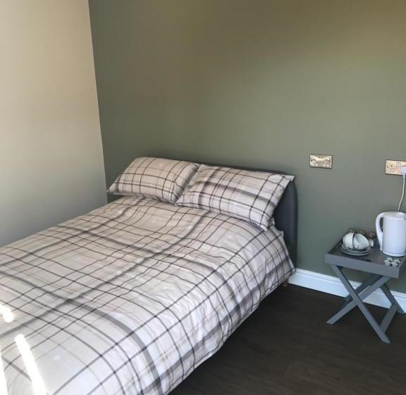 ユースホステル The Half Moon Inn