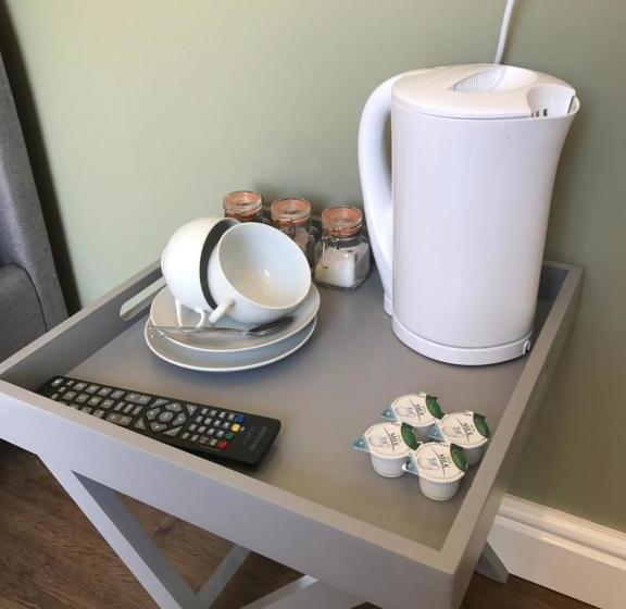 ユースホステル The Half Moon Inn