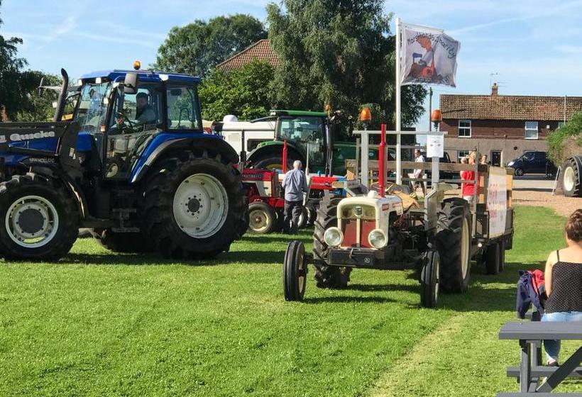 ユースホステル The Half Moon Inn