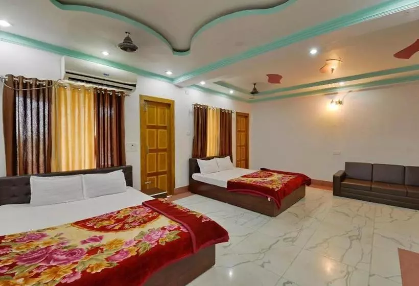 ホテル Madhu Mamata