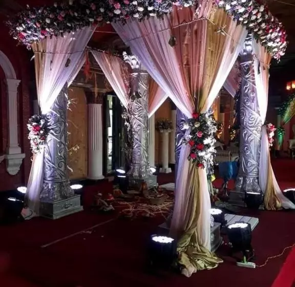 ホテル Madhu Mamata