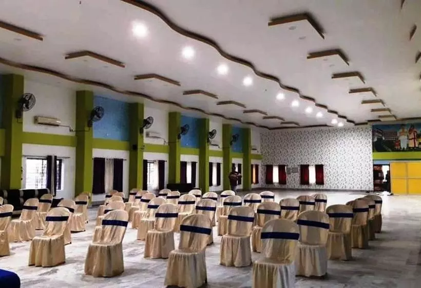 ホテル Madhu Mamata