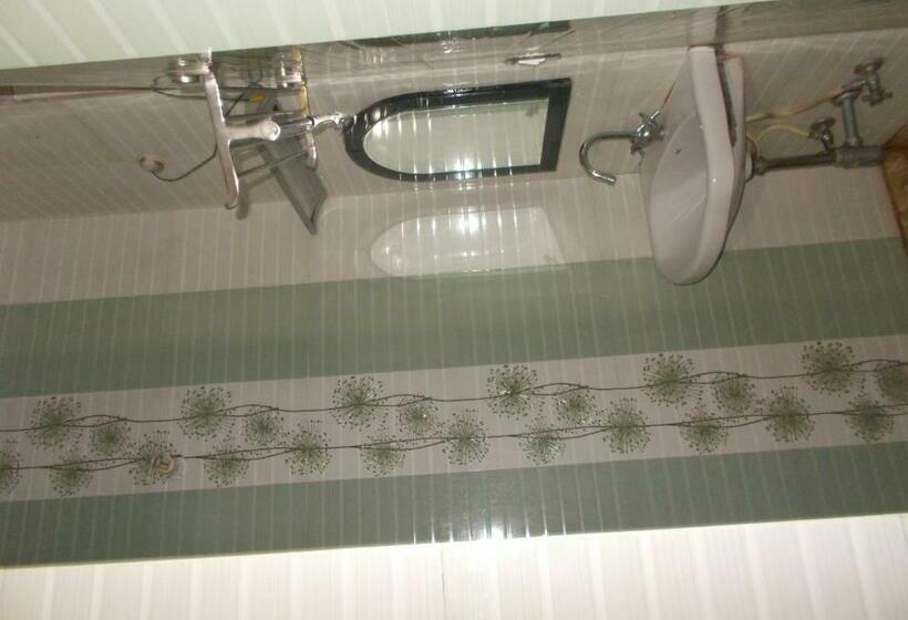 Отель Paramount