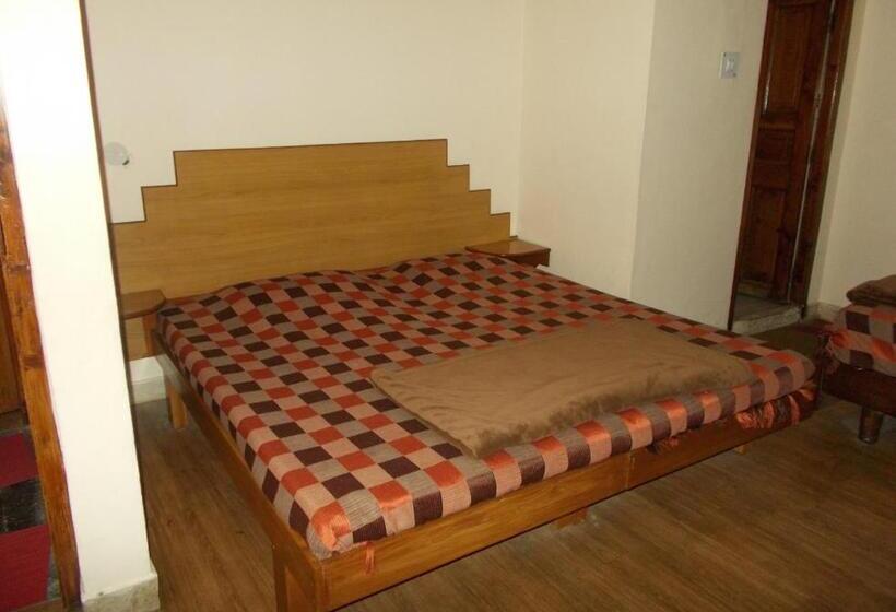 Отель Paramount