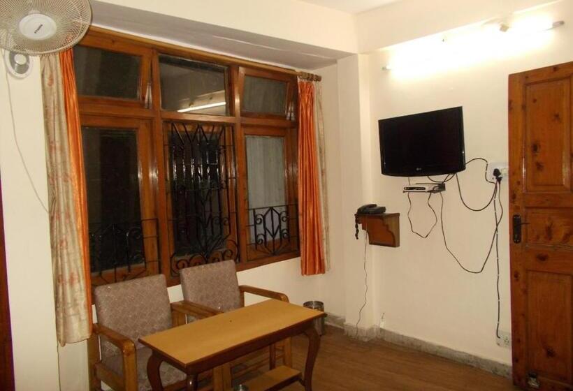 Отель Paramount