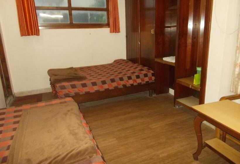 Отель Paramount