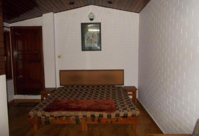 Отель Paramount