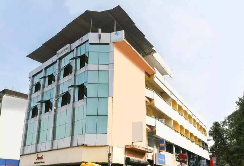 ホテル Spot On 65523 Tkt Tourist Home