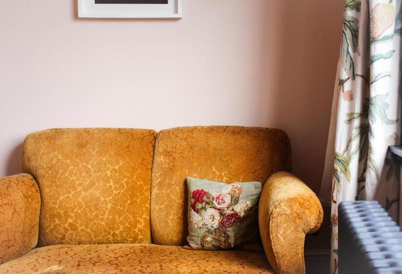 בית מלון כפרי The Bull Inn