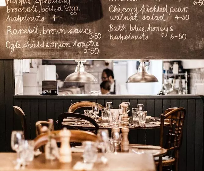 Hotelli The Bull Inn