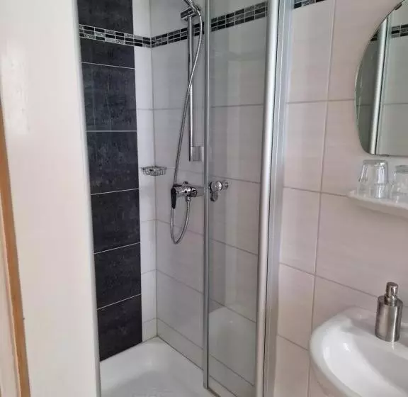 Hotelli Weinhaus Am Stiftstor