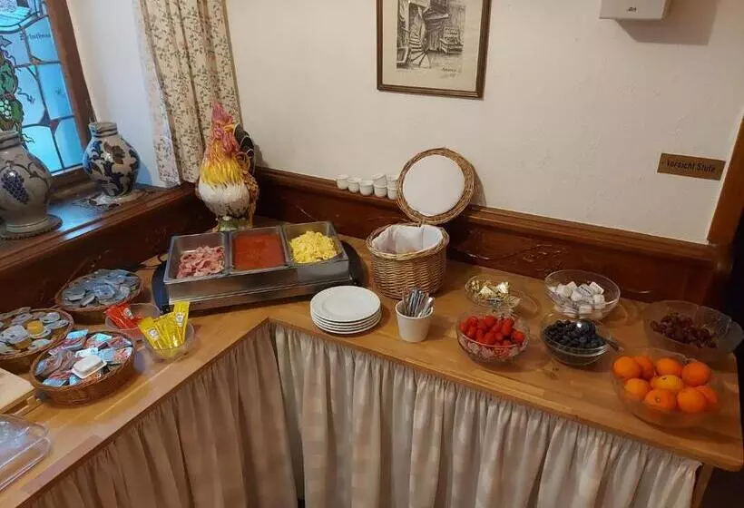 Hotelli Weinhaus Am Stiftstor