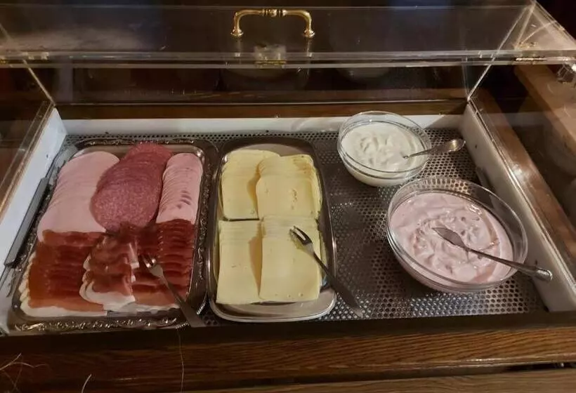 Hotelli Weinhaus Am Stiftstor