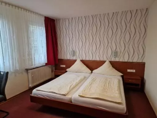 Hotelli Weinhaus Am Stiftstor