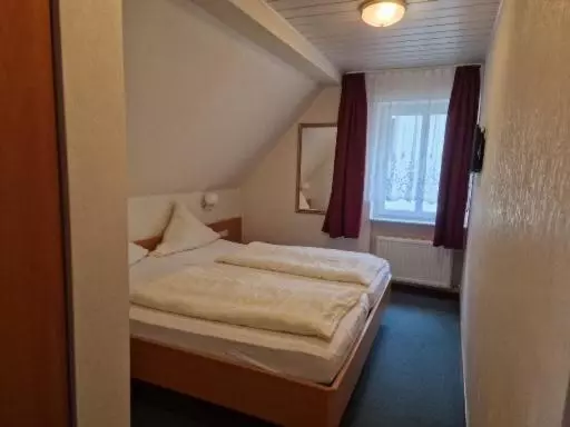 Hotelli Weinhaus Am Stiftstor