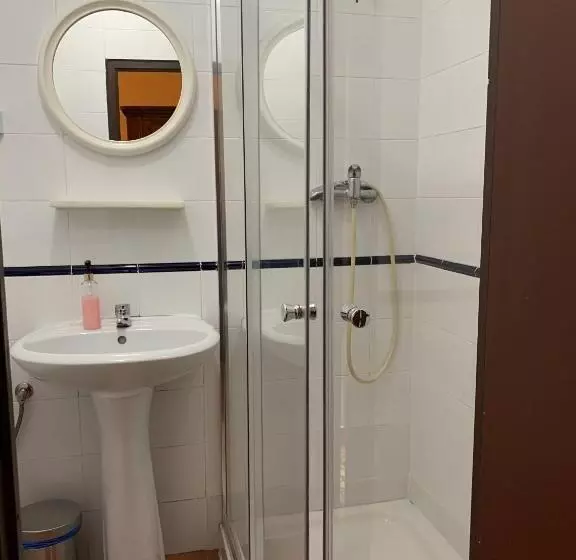 Hostelli Pensión Lisdos