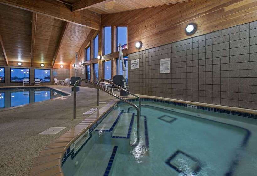 فندق Americinn By Wyndham Iowa Falls