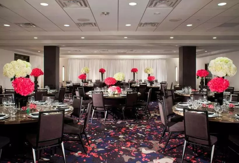 هتل Beverly Hills Marriott