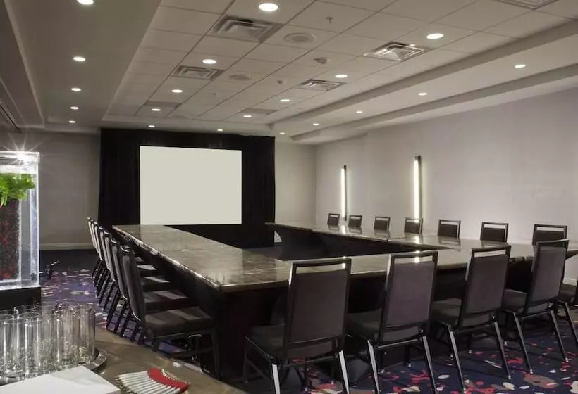 هتل Beverly Hills Marriott