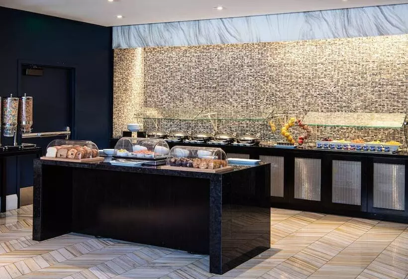 هتل Beverly Hills Marriott