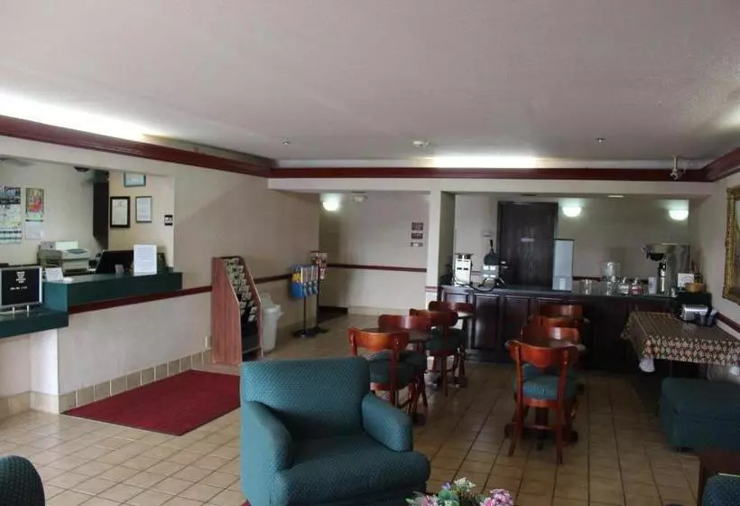 Отель Garden Inn & Suites  Fitzgerald