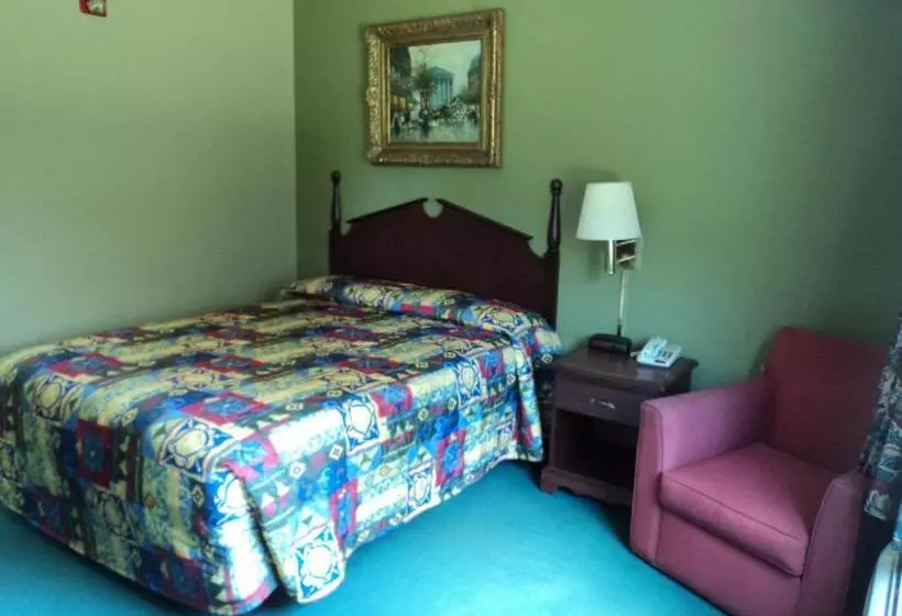 Отель Garden Inn & Suites  Fitzgerald