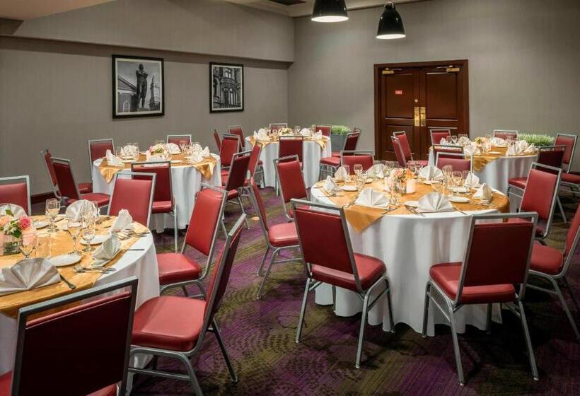 هتل Four Points By Sheraton Boston Logan Airport Revere