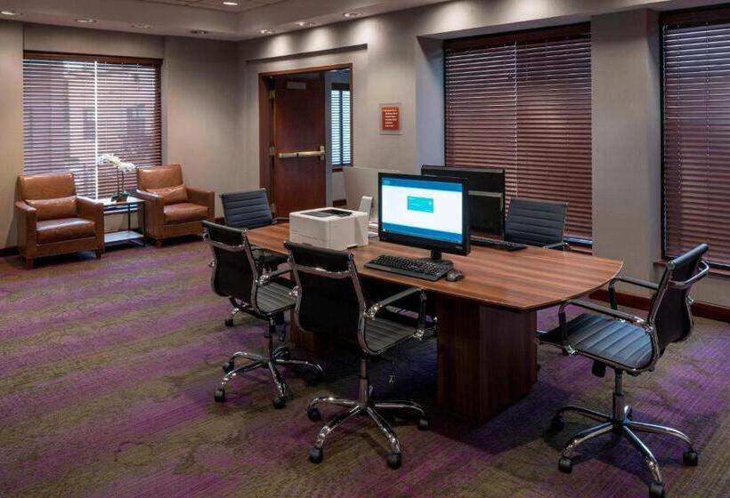 هتل Four Points By Sheraton Boston Logan Airport Revere