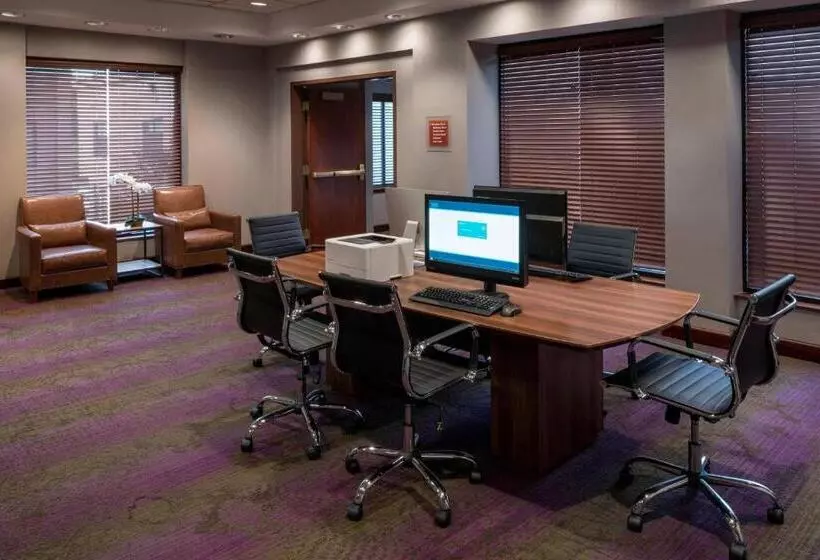 酒店 Four Points By Sheraton Boston Logan Airport Revere