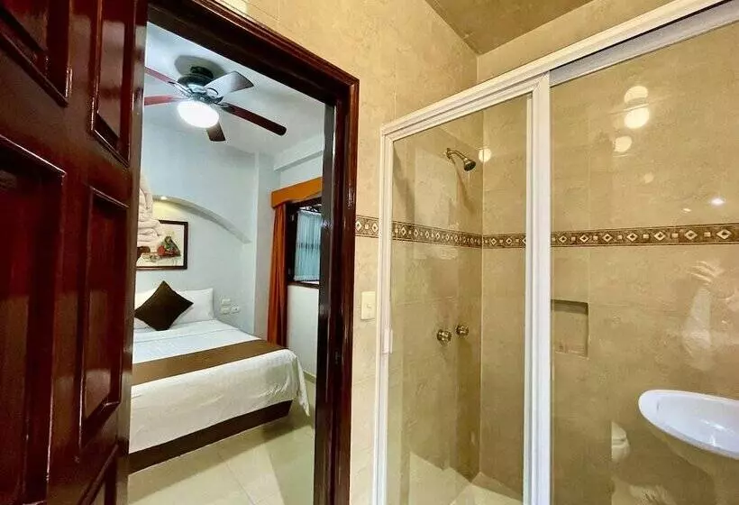 فندق Puebla Plaza