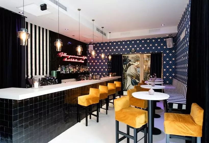 Puro Hotel Oasis Urbano