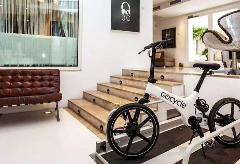 Puro Hotel Oasis Urbano