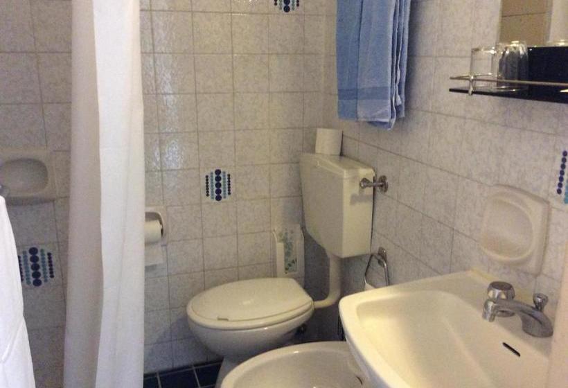 Otel Albergo Villa Azalea