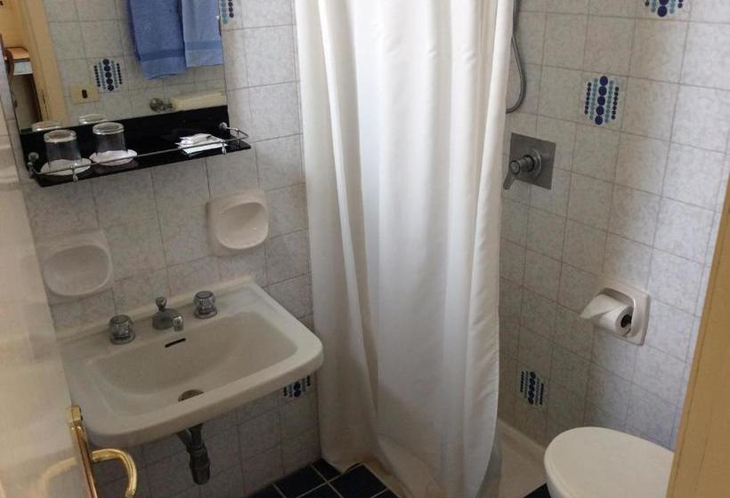 Otel Albergo Villa Azalea