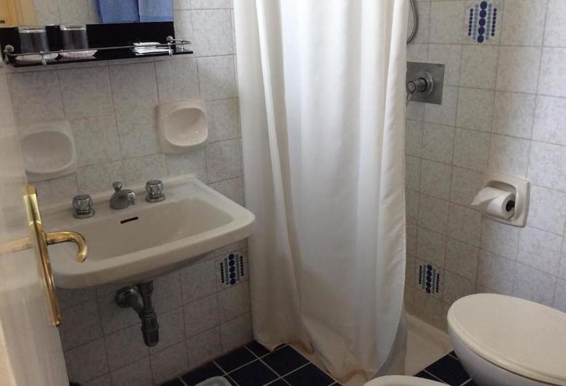 Otel Albergo Villa Azalea