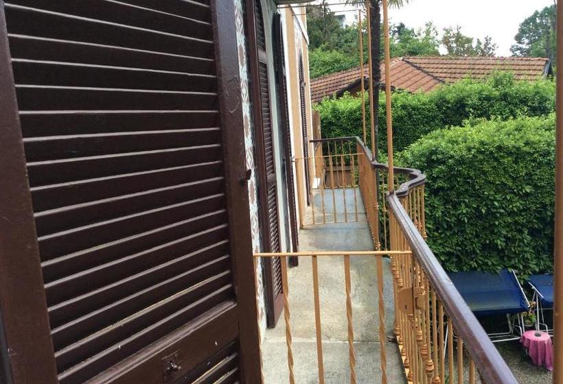 Otel Albergo Villa Azalea