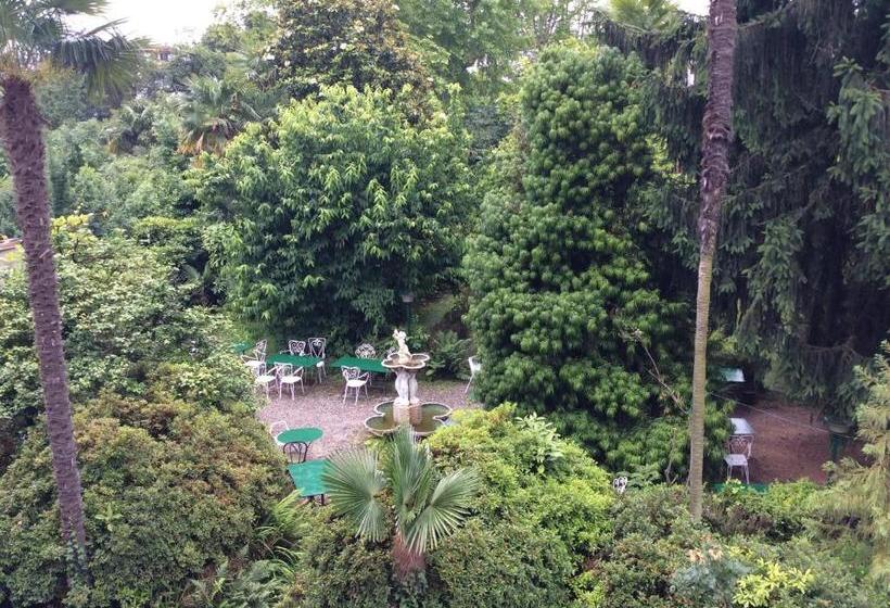 Otel Albergo Villa Azalea