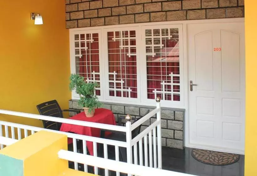 Auberge Red Star Holidays