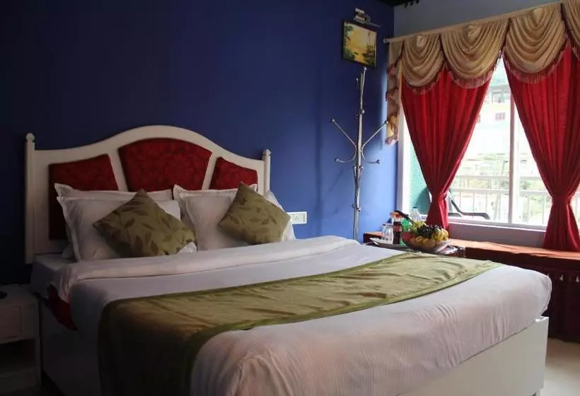 Auberge Red Star Holidays
