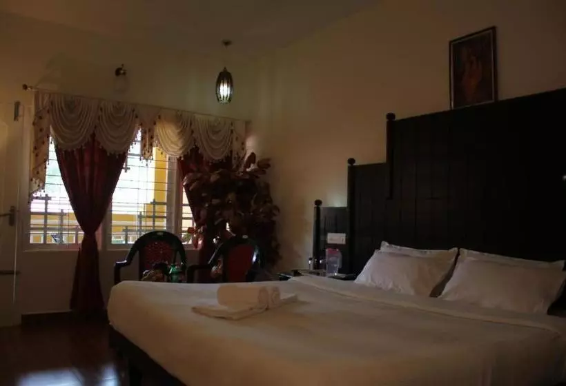 Auberge Red Star Holidays