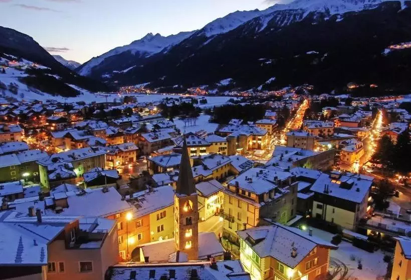 Hotelli Silene Parking And Garage