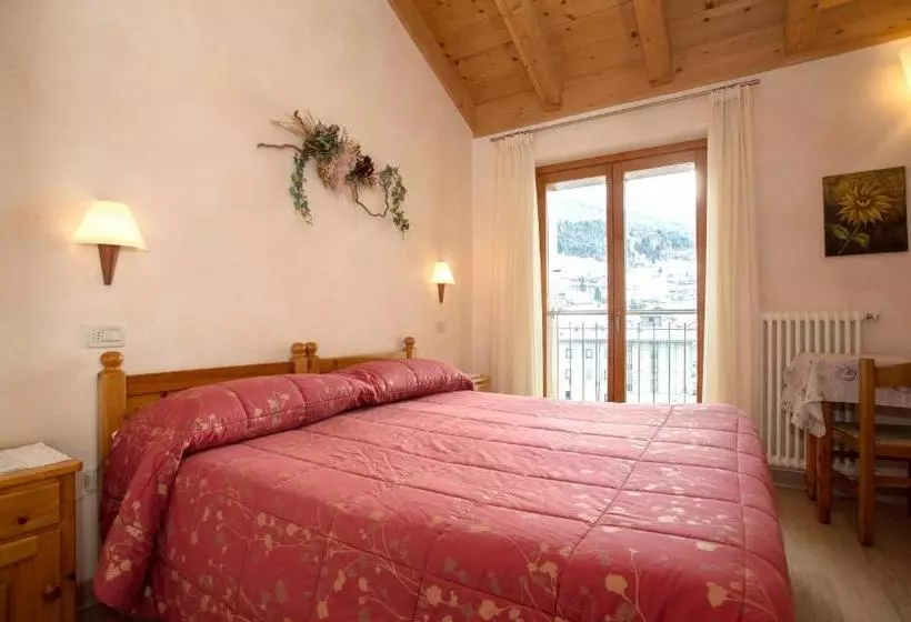 Hotelli Silene Parking And Garage