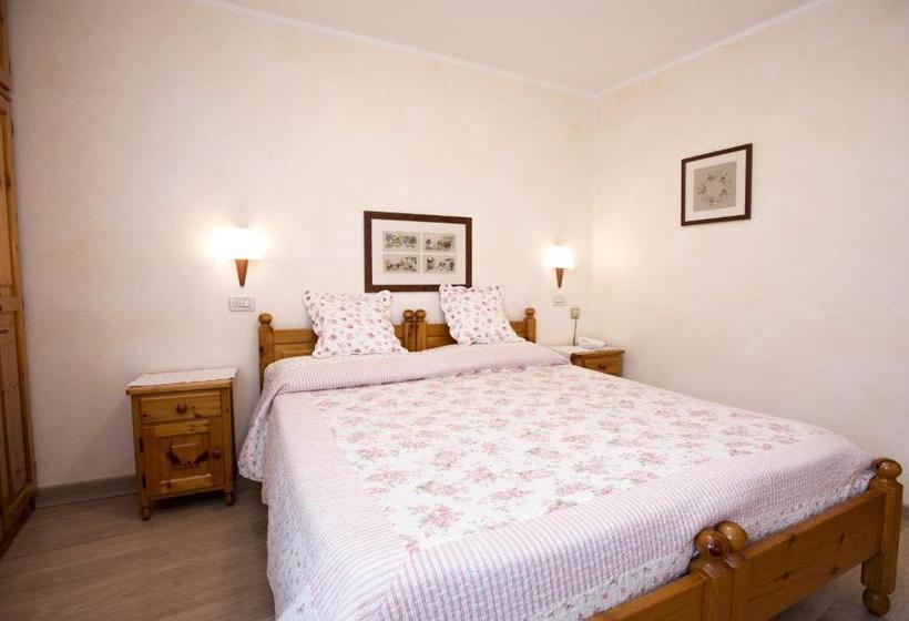 בית מלון כפרי Silene Parking And Garage